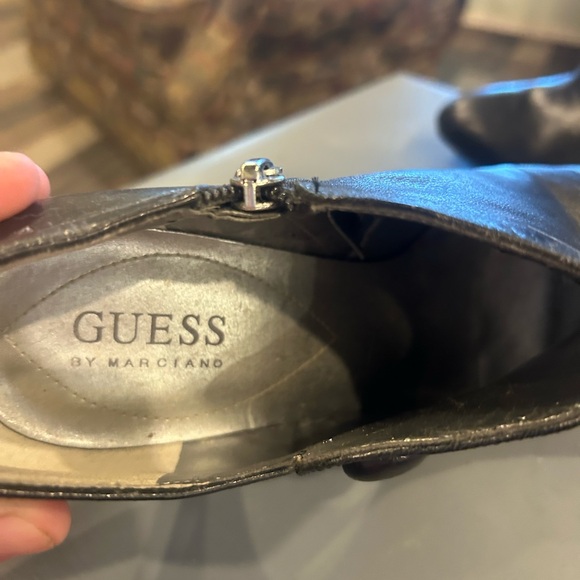 Guess Shoes - Picture 2 of 3